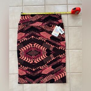 NWT Lularoe Cassie pencil skirt - Peach and Black - Size S